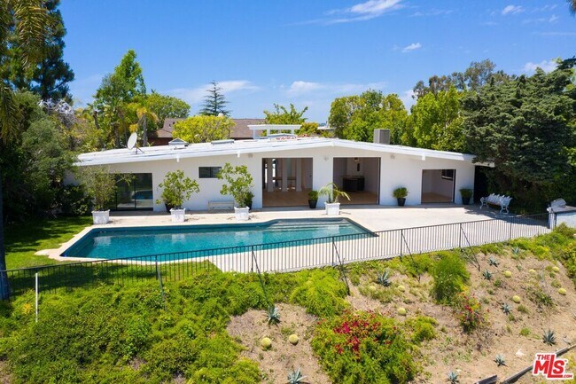 Building Photo - 1622 Tower Grove Dr