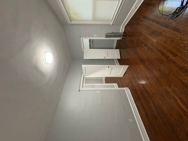 Building Photo - 6239 S Eberhart Ave