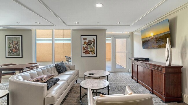 Building Photo - 800 N Tamiami Trl