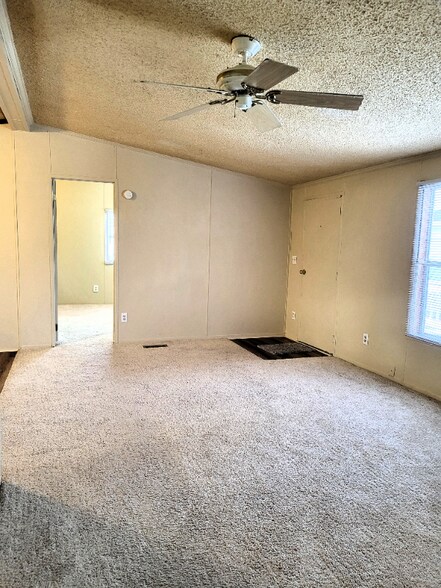 Building Photo - 2500 Mann Rd