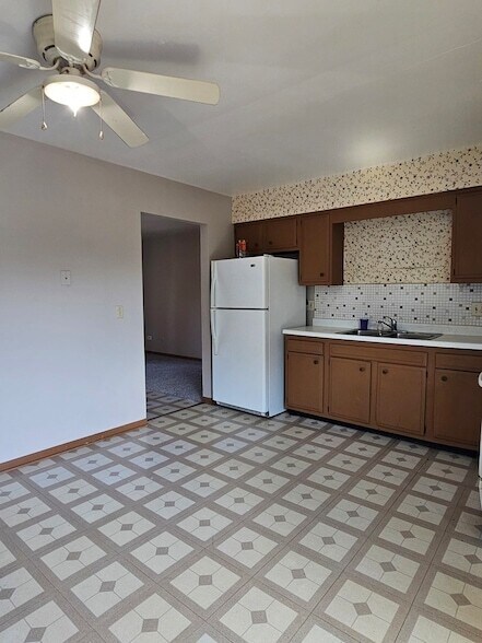 Building Photo - 1335 Abbott Dr