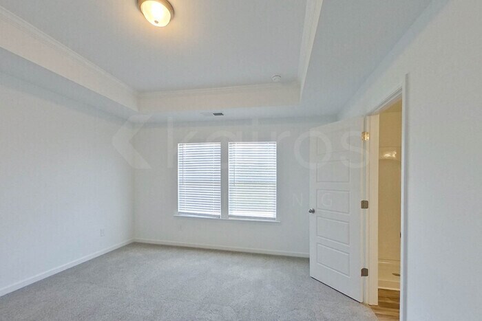 Building Photo - 304 Silver Maple Ln