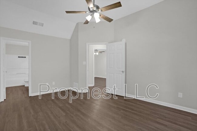 Building Photo - 1676 Joy Cir