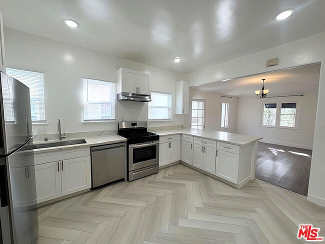 Building Photo - 126 S Hamilton Dr