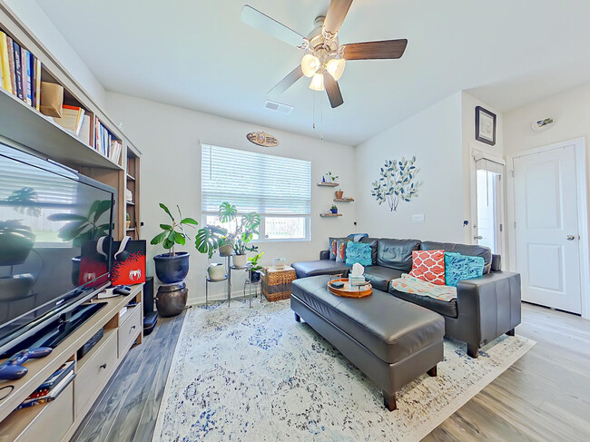 Building Photo - 882 Quaint Parish Cir