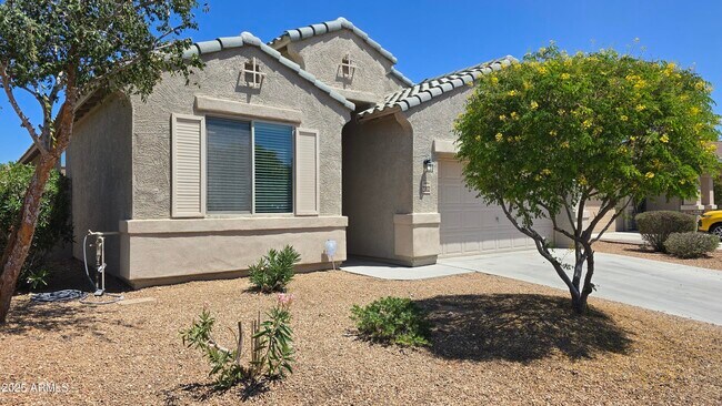 Building Photo - 23832 W Magnolia Dr