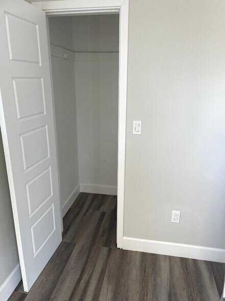 Closet Bed 2 - 3760 NW 13th Pl