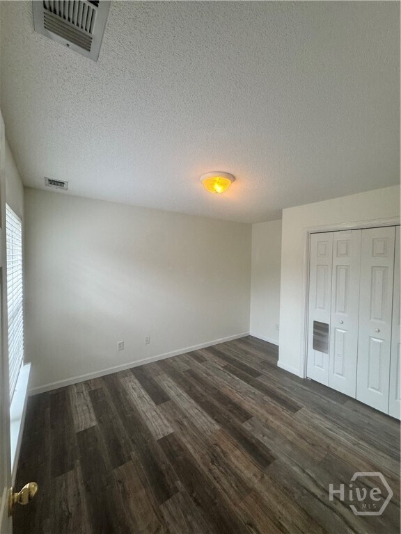 Building Photo - 75 Oak Ridge Cir