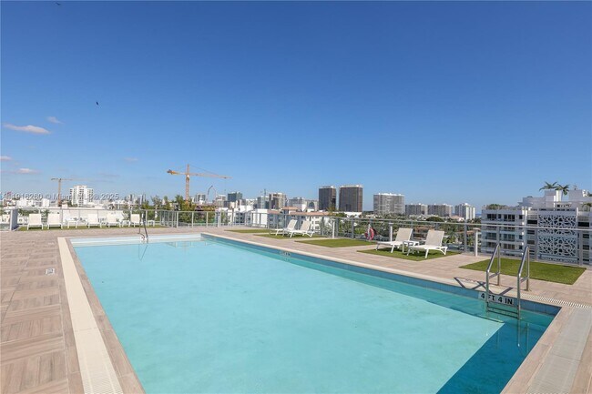 Building Photo - 1025 92nd St