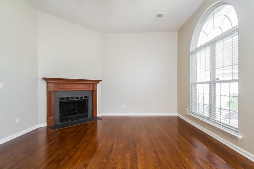 Building Photo - 4480 Winton Dr