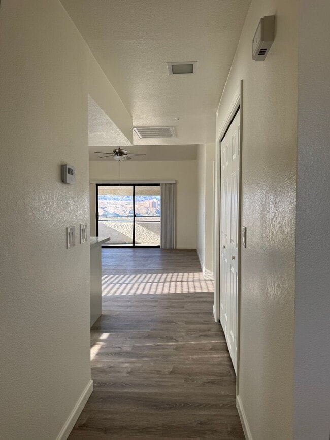 Building Photo - Stunning Remodeled 3-Bed Condo with River & Casino Views!