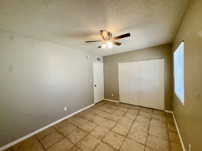 Building Photo - 3147 E Terra Alta Blvd