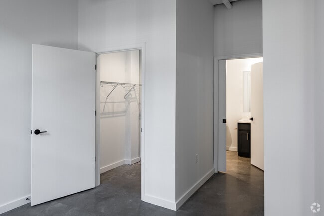 1BR, 1BA - 650SF - Ox Fibre Apartments