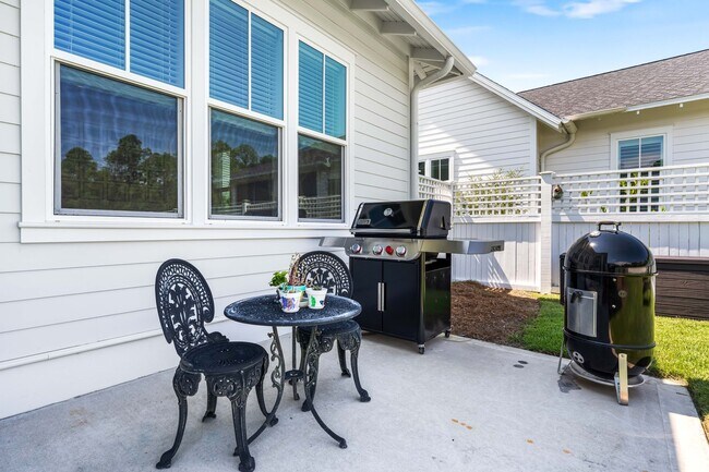 Building Photo - 245 Log Landing St