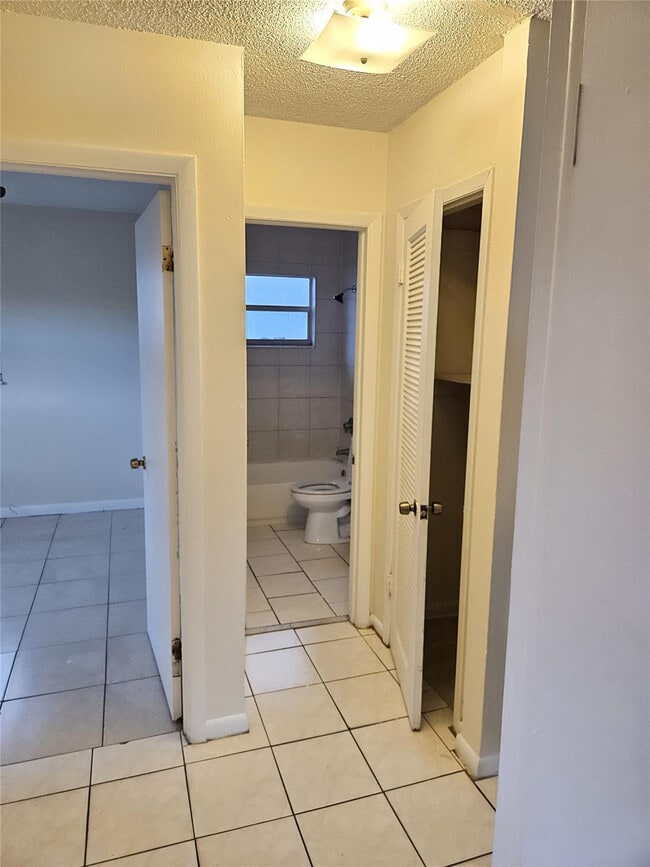 Building Photo - 716 SW 7th St