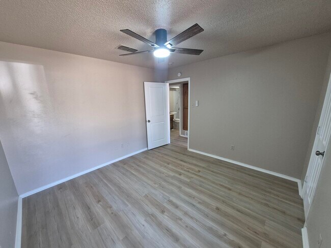 Building Photo - 5209 95th St