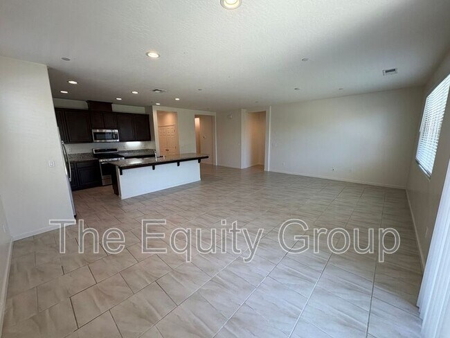 Building Photo - 918 W Sedona Ave