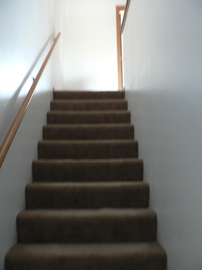 Building Photo - 105 Wood Ct