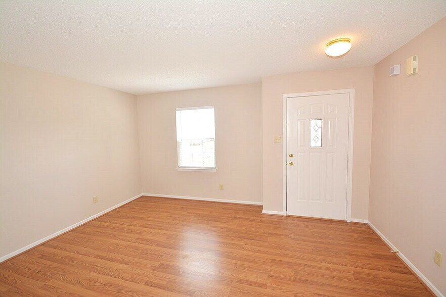 Building Photo - 2308 Harvest Moon Dr