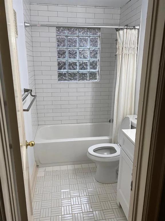 Building Photo - 1280 Stillwood Dr NE