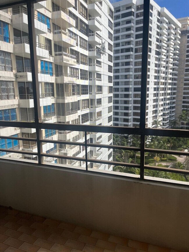 Building Photo - 600 Three Islands Boulevard