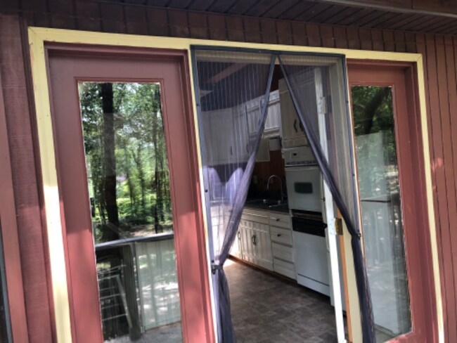 Building Photo - 107 Rockcrest Ridge