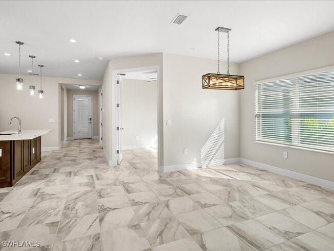 Building Photo - 2385 Ariane Dr