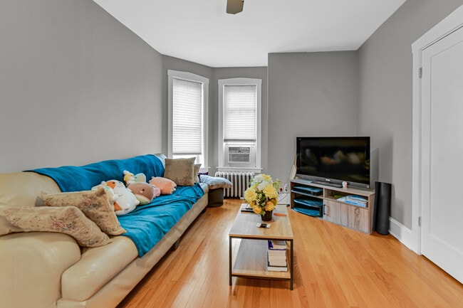 Building Photo - 5454 S Cornell Ave