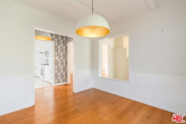 Building Photo - 574 N Almar Ave