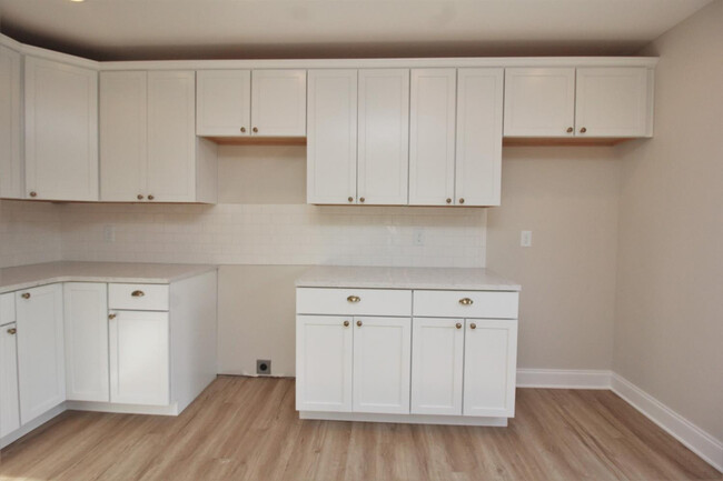 Building Photo - 1140 Orchard Dr