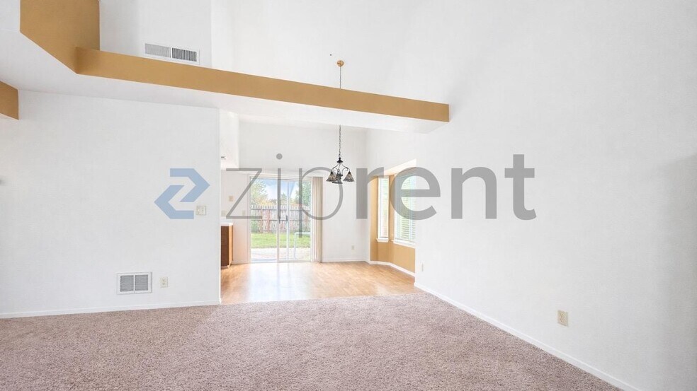 Building Photo - 9588 N Boyd Ave