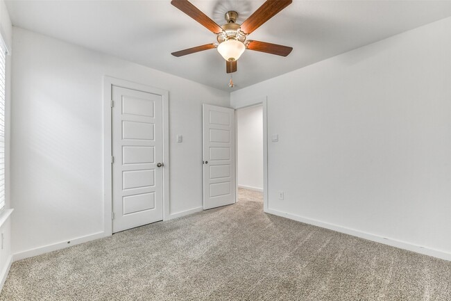 Building Photo - 3028 Crown Gate Dr