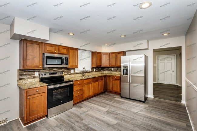 Building Photo - 309 Summit St