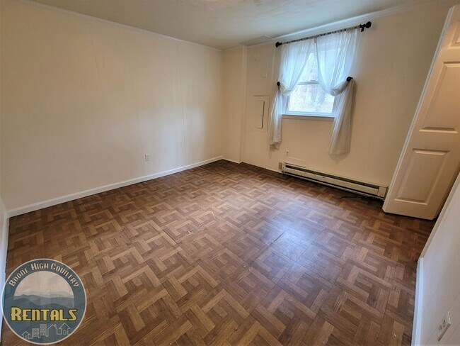 Building Photo - 316 Carl Giles Rd