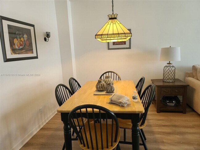 Building Photo - 3725 S Ocean Dr