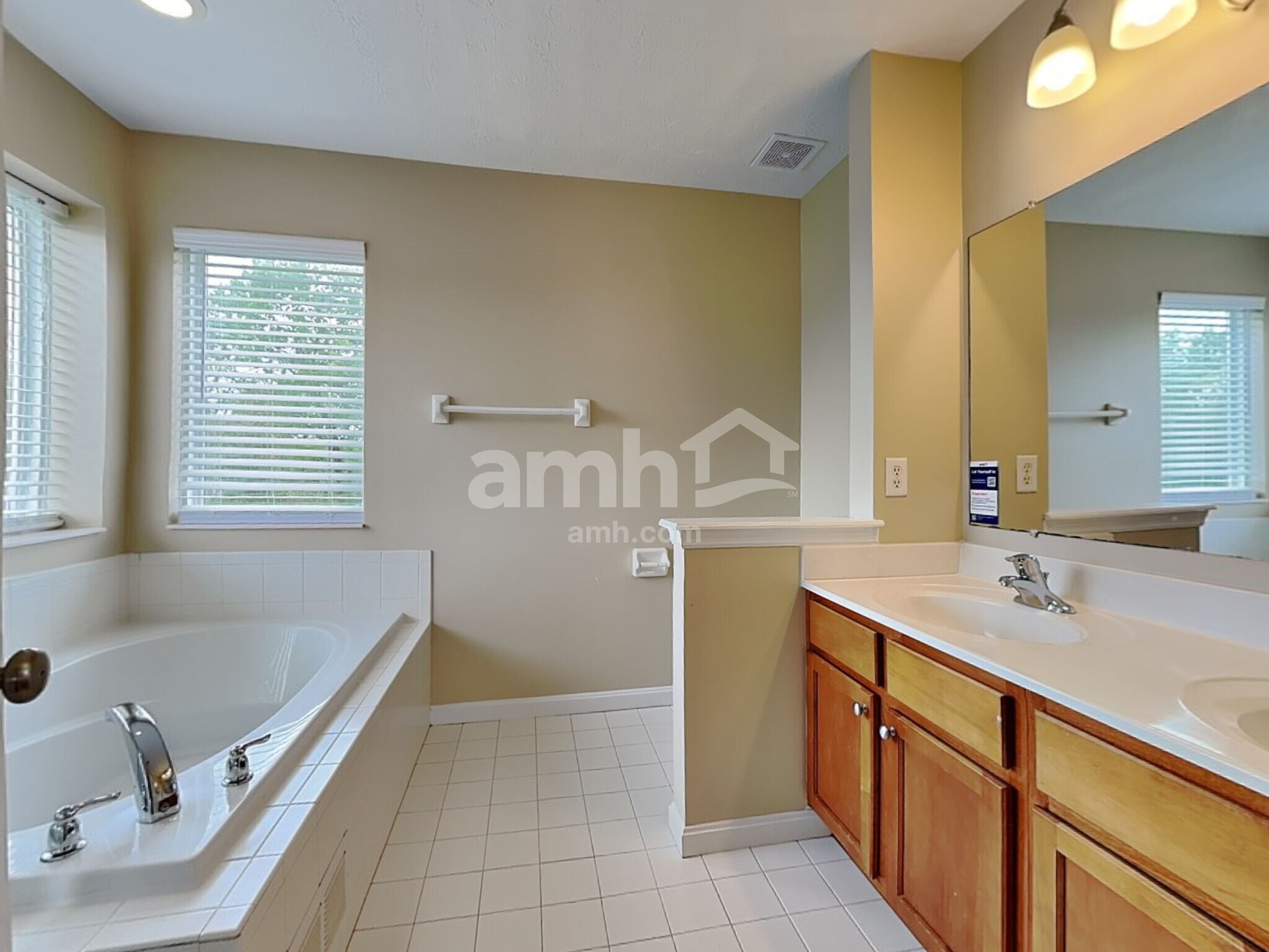 Building Photo - 80 Bluegrass Ln