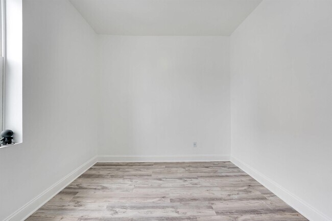Building Photo - 103 Westover Pl
