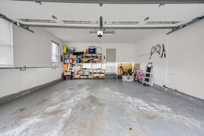 Building Photo - 1347 Rose Blvd