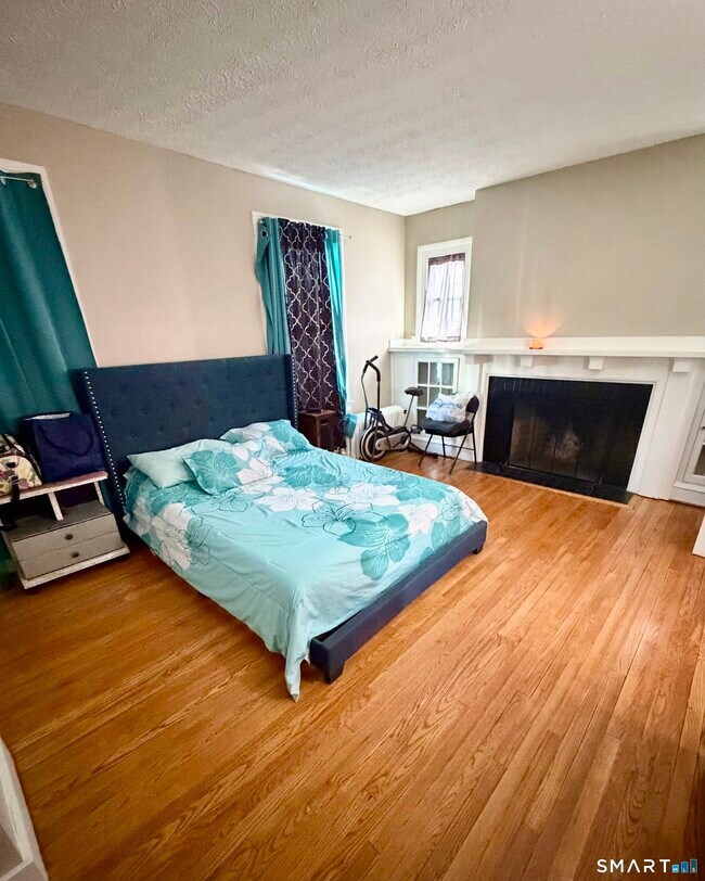 Building Photo - 85 Maplewood Ave