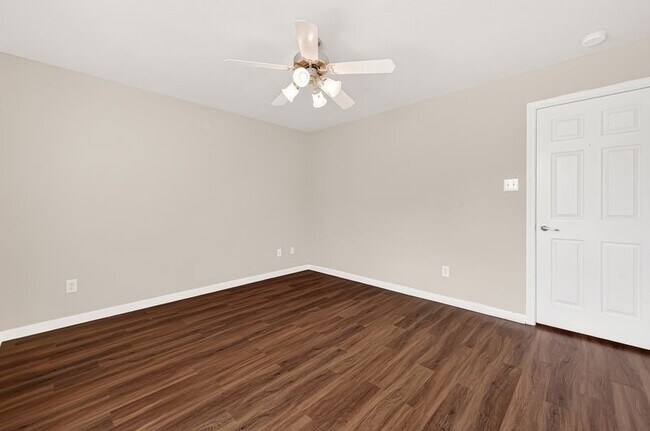 Building Photo - 111 S Rocky Point Cir