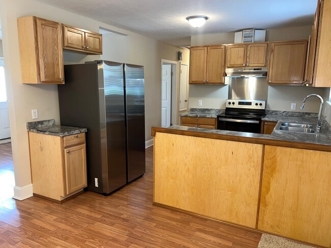 Building Photo - 202 Shetland Dr