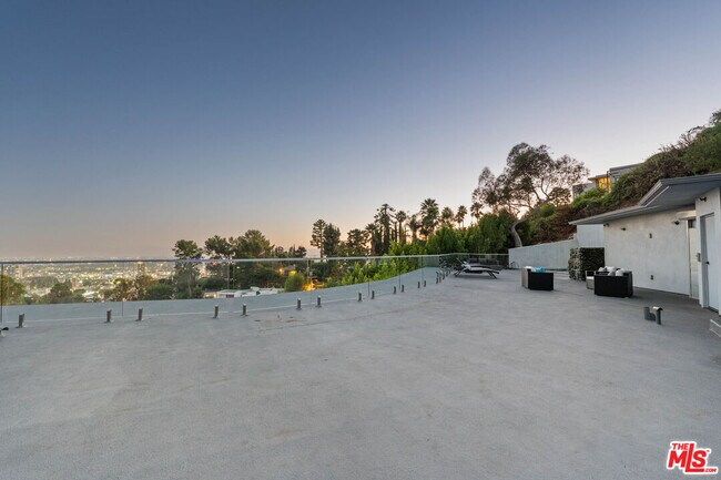 Building Photo - 6181 Temple Hill Dr