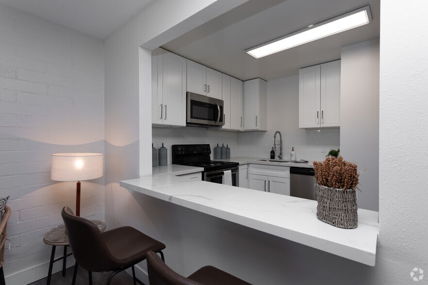 Primary Photo - Palisade Flats- Stunning Renovations