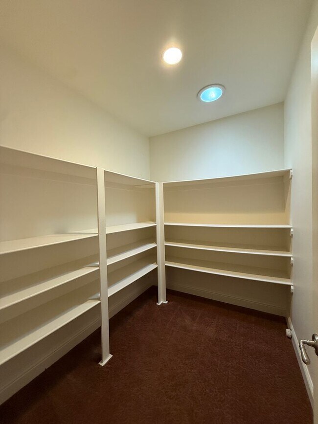 Building Photo - Beautiful Orcutt Custom Home in Solomon Estates on Approx One Acre