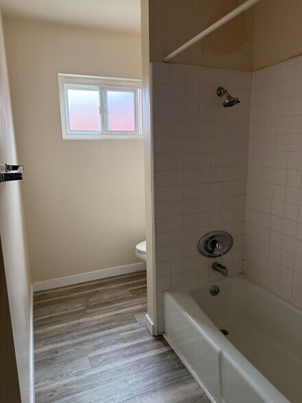 Building Photo - 2105 Speyer Ln