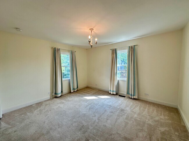 Building Photo - 1648 Dartmouth Ct