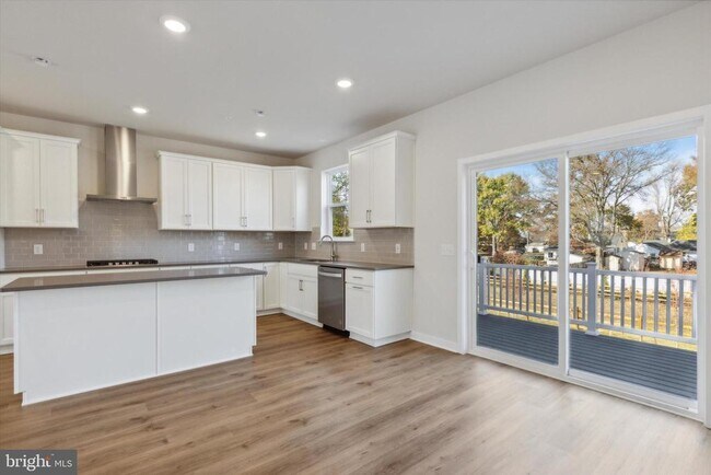 Building Photo - 308 Bennetts Ct