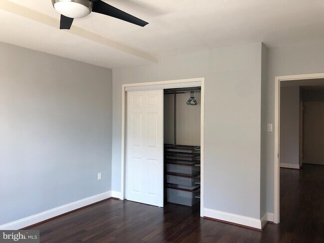 Building Photo - 1021 Arlington Blvd