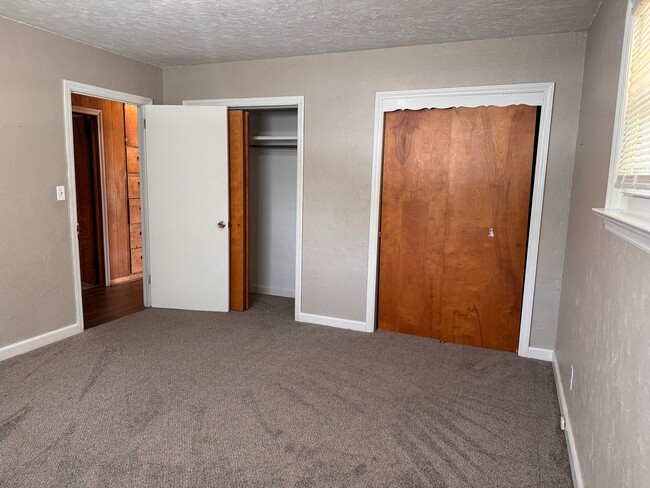 Building Photo - 2 BED, 2 BATH BRICK HOME LOCATED IN ASHEBORO!