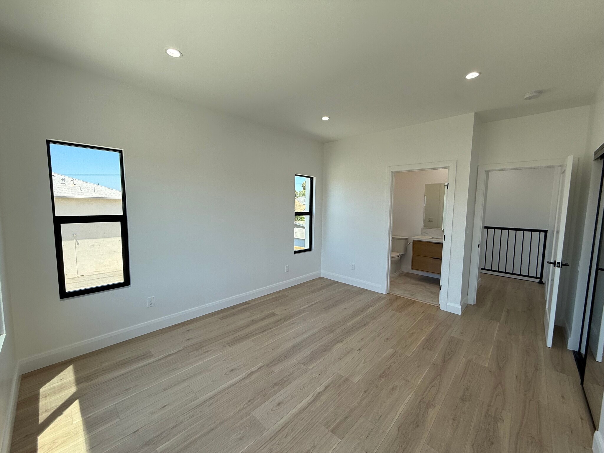 Building Photo - 615 Manchester Terrace